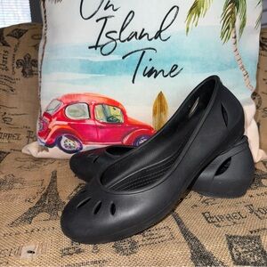 Crocs Women'S Kelli Flats Cutout Black Ballet Flats Size 9